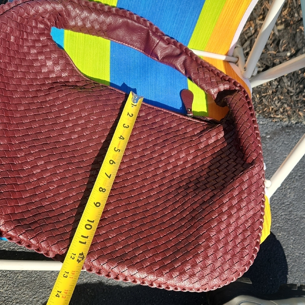 ✨️Source Unknown Woven Shoulder Bag in Burgundy - Picture 8 of 16
